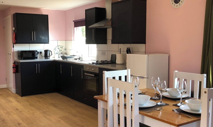 Bury St Edmunds Cabin | The Ideal Weekend Getaway in the Country - Wagtail Lodge