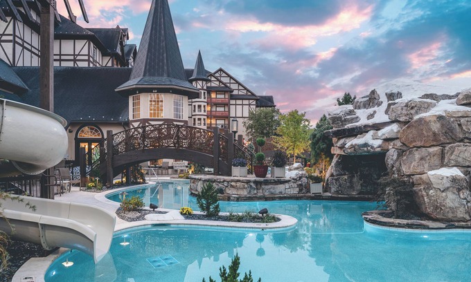 Pigeon Forge Hotel | The Inn at Christmas Place