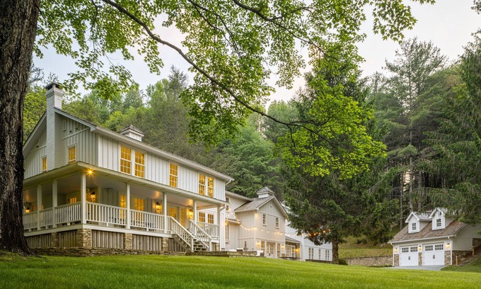 Vilas Bed & Breakfast | The Inn at Little Pond Farm