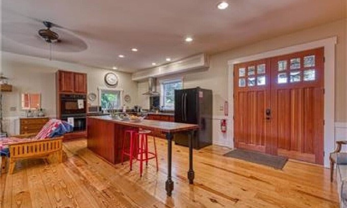 Steilacoom House | The Inn at Saltar’s Point Suite 3 (2 bed 1 bath)