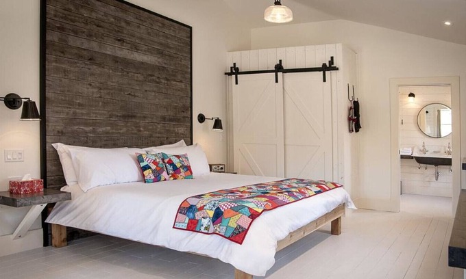 Quidi Vidi House | The Inn by Mallard Cottage - King Suite