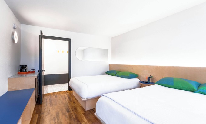 Berry Hill Hotel | The Iris Motel - Queen Room