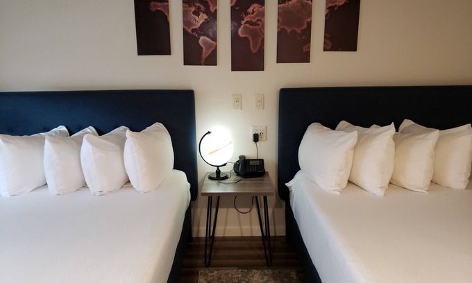 Cottonwood Hotel | The Iron Horse Inn