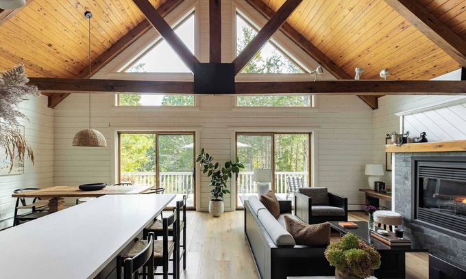 Athens House | The Iron Ore Cabin: Lakefront Adventure
