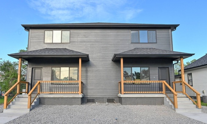 Lincoln House | The Iron Ore House II