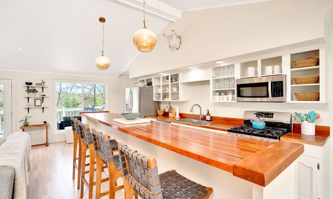Soddy-Daisy House | 🏝🌊The Ironwood - a PMI Scenic City Vacation Rental