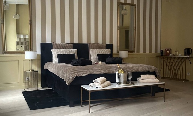 Bethune Bed & Breakfast | The Isabelle de Luxembourg Suite