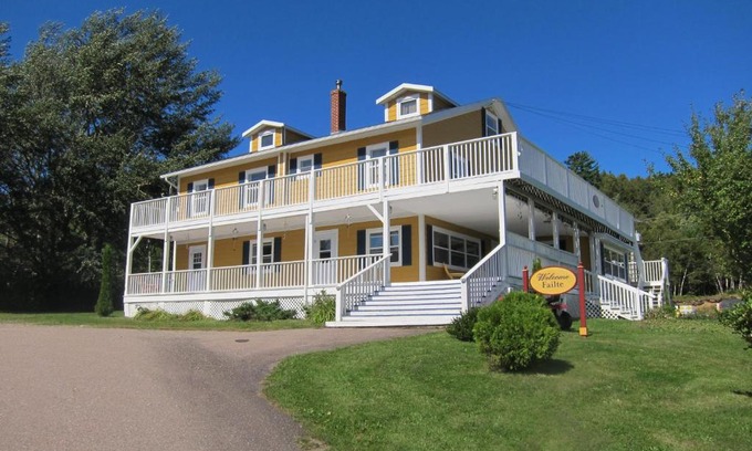 Ingonish Beach Hotel | The Island Inn