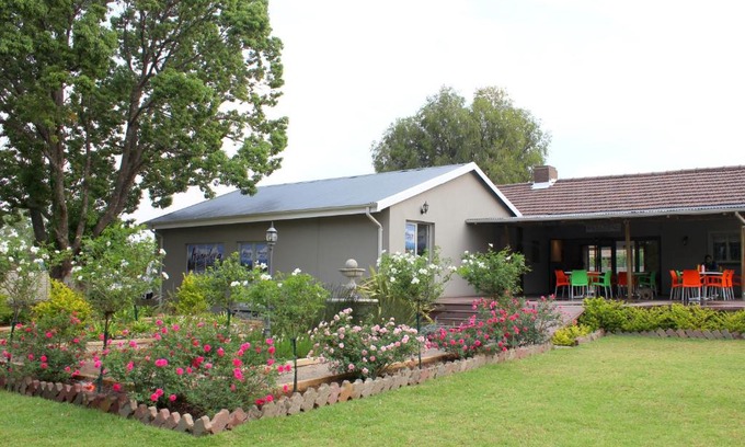 Okhahlamba House | The Itumeleng Guest House