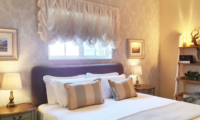 Somerset West Bed & Breakfast | The Ivy Cottage B&B at Villa Adalbert Guest House