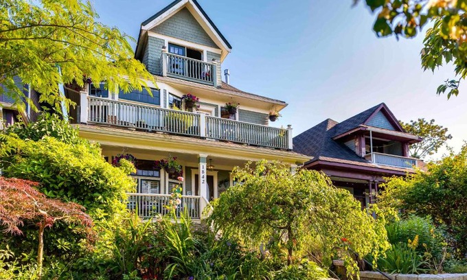 Grandview-Woodland House | The Ivy on Parker Guest House