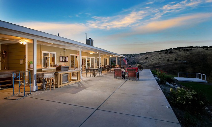 Bradley House | The J's Nest is a Country Delight!