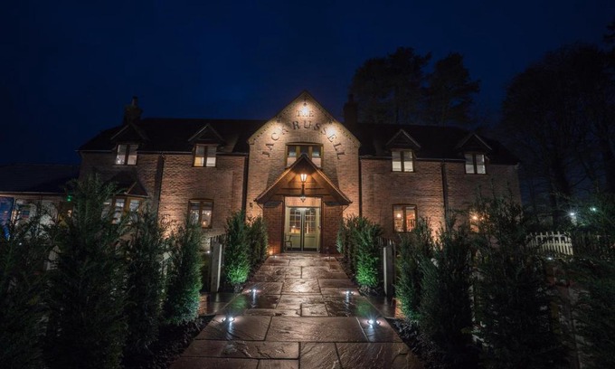 Penwood Hotel | The Jack Russell