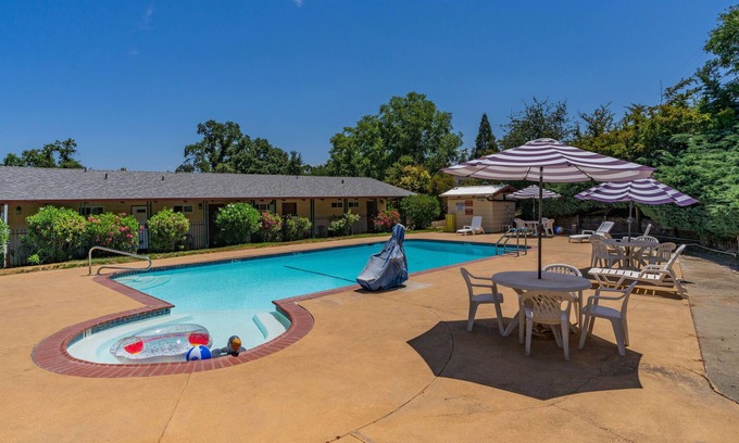 Jackson Hotel | The Jackson Lodge