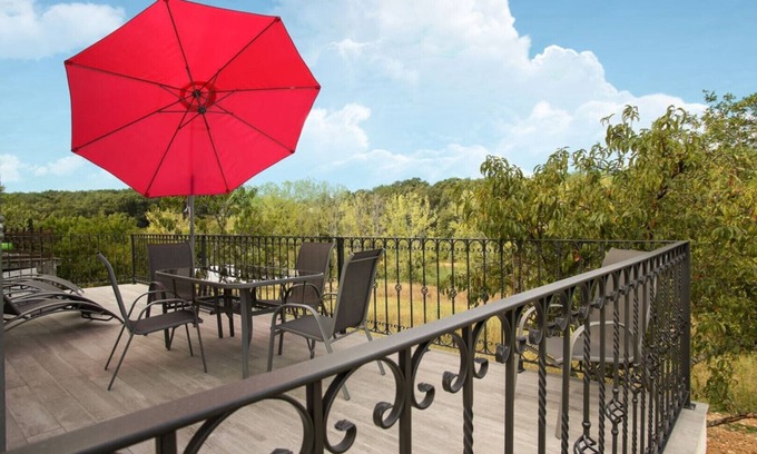 Sanilhac House | THE "JASMIN" GITE - 2 BEDROOMS, UP TO 4 PEOPLE (66M²)