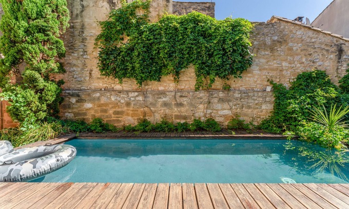 Collias Apartment | The Jasmin suite has a shared swimming pool, Wi-Fi and air conditioning