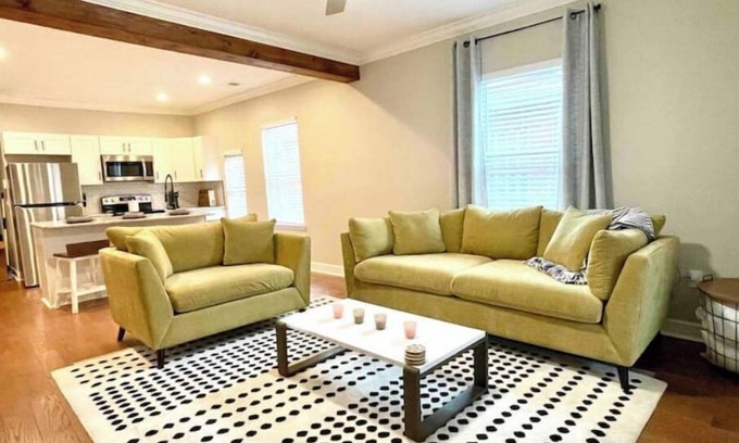 North Nashville House | The Jefferson Weekend Haven Prime Location