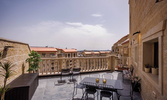 Kiryat HaLeom Apartment | The Jerusalem Queen
