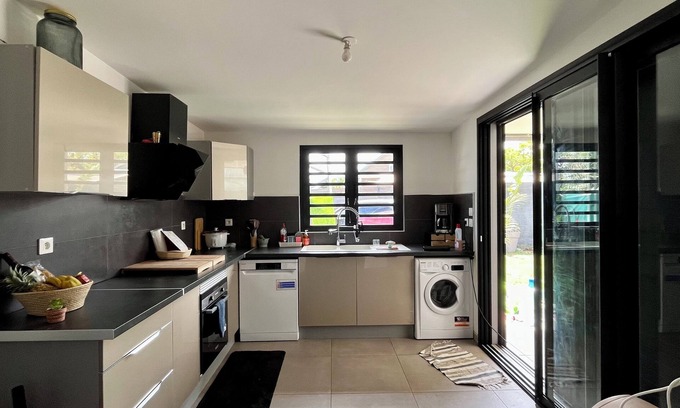 Bois d'Olives House | The jewel box of two horizons
