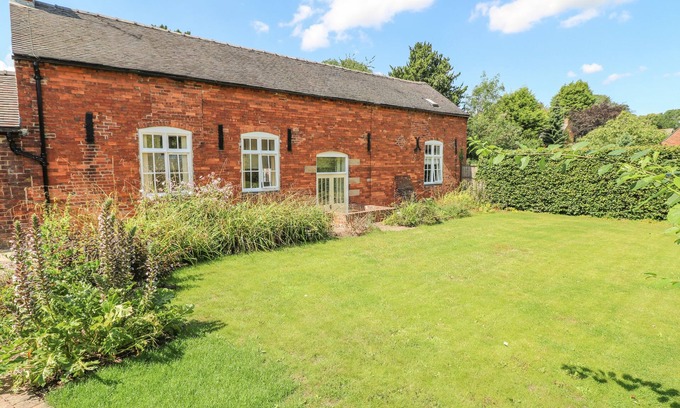 Ticknall Cottage | THE JOINERS SHOP, family friendly in Melbourne, Derbyshire