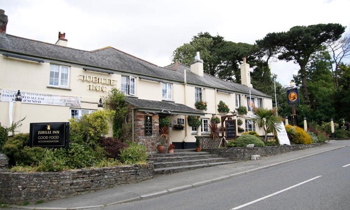 Pelynt Bed & Breakfast | The Jubilee Inn