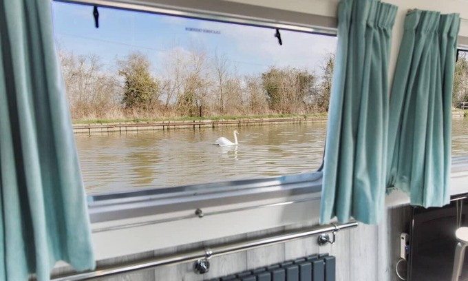 Loughborough Boat Rental | The Jubilee Narrow Boat