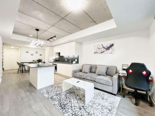 The Junction House | The Junction Nest - Free Parking by Instant Suites