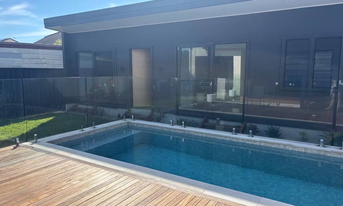 Hamilton South House | The Junction Poolhouse