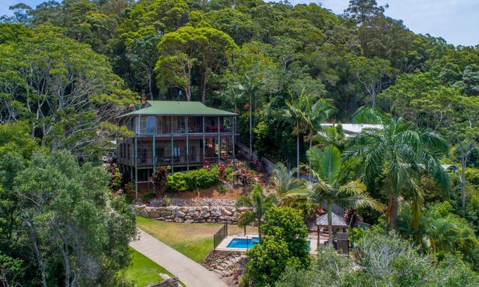 Doonan Villa | The Junglehouse Noosa Luxury Accommodation-spectacular views,15 mins to Hastings