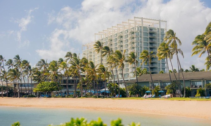 Waialae Iki Resort | The Kahala Hotel and Resort