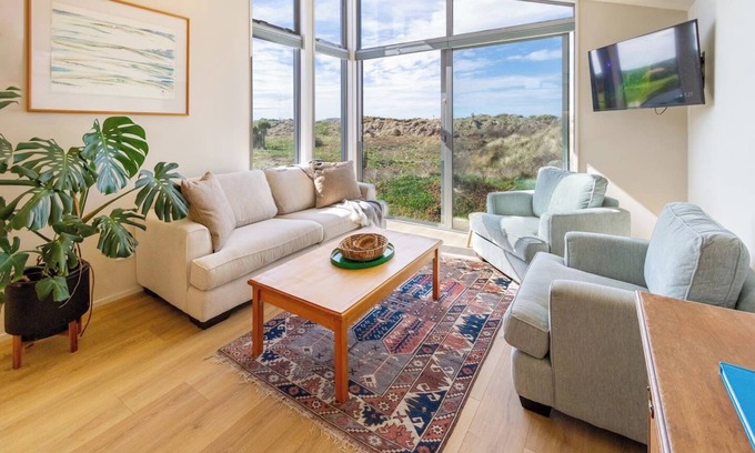 Waimairi Beach House | The Keep - Waimairi Beach
