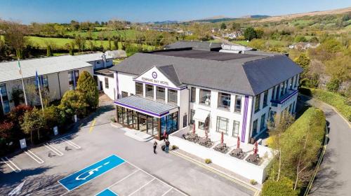 Kenmare Hotel | The Kenmare Bay Hotel & Luxury Lodges Resort