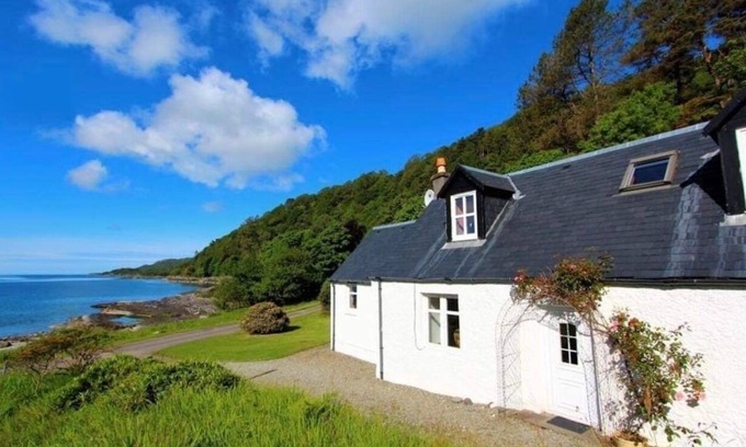 Lochgilphead House | The Kennels, 3 Bedroom Cottage , Sleeps 6 With It's Own Bay and Loch Access