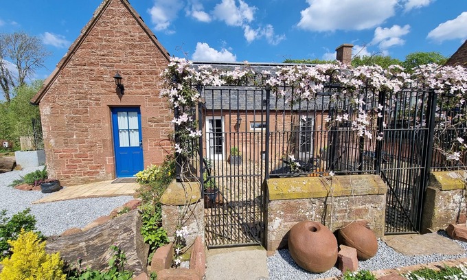 Dunbar Cottage | The Kennels Cottage Eco Indigo Luxury Dog Friendly