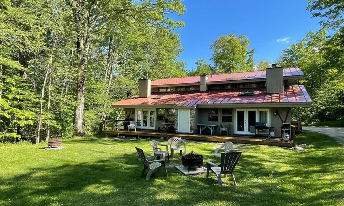 Killington Apartment | The Killington Chalet, Hot Tubs, Sauna, Boot Dryer