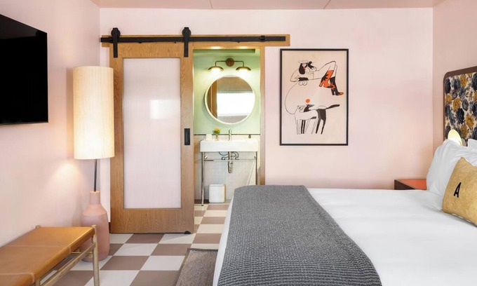 Albuquerque Original Townsite Hotel | The King at ARRIVE Albuquerque, Near Old Town Albuquerque Historic District