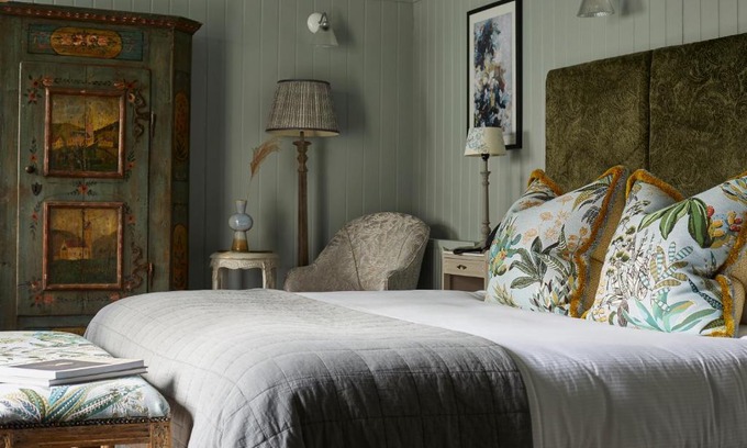 Dorchester Hotel | The King's Arms