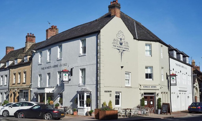 Woodstock Hotel | The Kings Arms