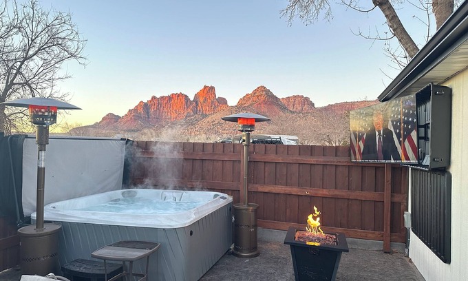Colorado City Ski Chalet | The Kings Quarters
