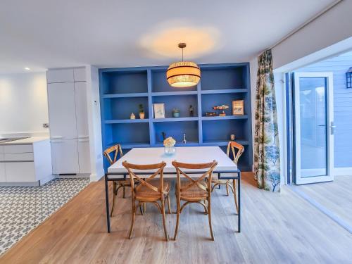 Kinsale House | The Kinsale 4 Center