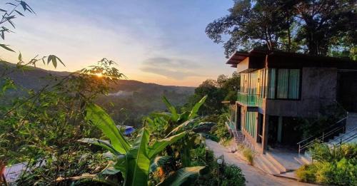 Lan Saka Resort | The Kiriwong Valley Villas & Restaurant เดอะคีรีวง วัลเลย์ วิลล่า แอนด์ เรสเตอรองท์