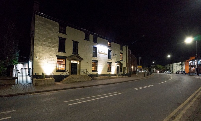 Newton-le-Willows Hotel | The Kirkfield Hotel