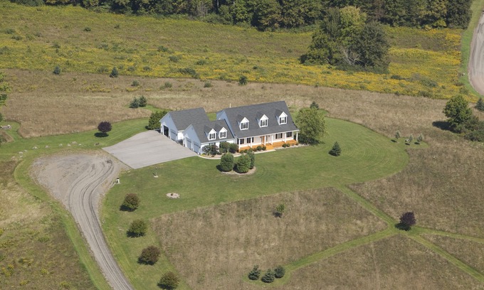 Wellsboro House | The Knoll Top-3 mins away from Hills Creek State Park