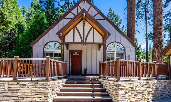 Shaver Lake Cabin | The Knotty Sparrow ~ Prime Spot + S’mores Nights
