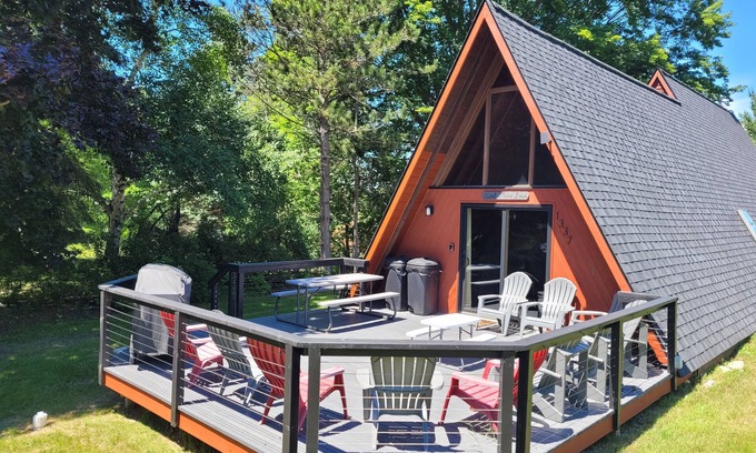 Frankfort House | The Koal-Mine-Inn - Fun and Charming with Lots of Character, A/C, and a Great Location!