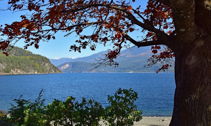 Ainsworth Hot Springs House | The Kootenay Vacation Sensation! Views, lake, hiking, caves, skiing & more!