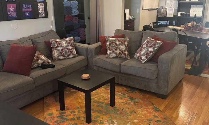 Encino House | THE "LA ARTIST HOUSE"nnShared-Room; Co-Living in a Dorm-Style, Luxury Home.