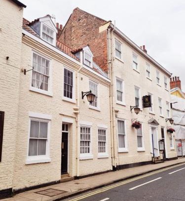 Beverley Hotel | The Lairgate