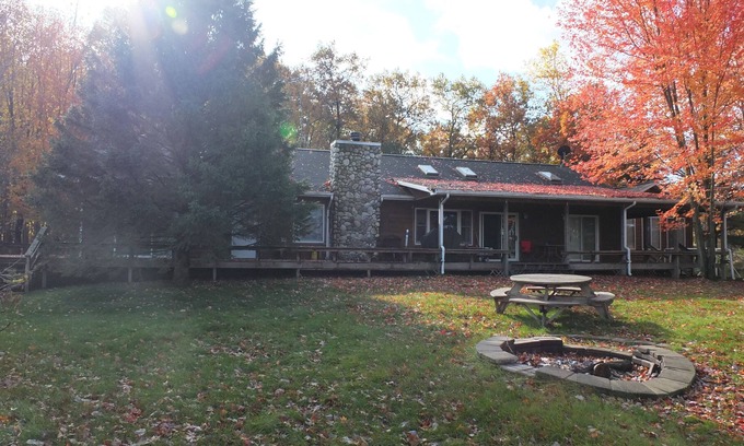 St. Helen Cabin | The Lake House - INDOOR SPA AND PRIVATE LAKEFRONT!