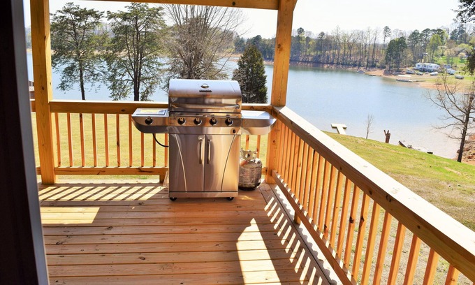 Bean Station House | The Lake House Lake front/Private Dock/Sleeps 12